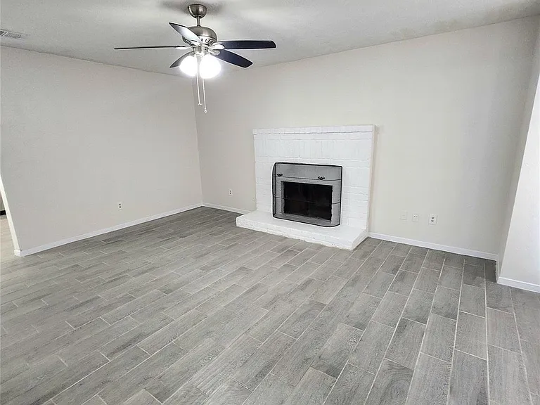 10047 Emerald Creek Dr — Photo 27