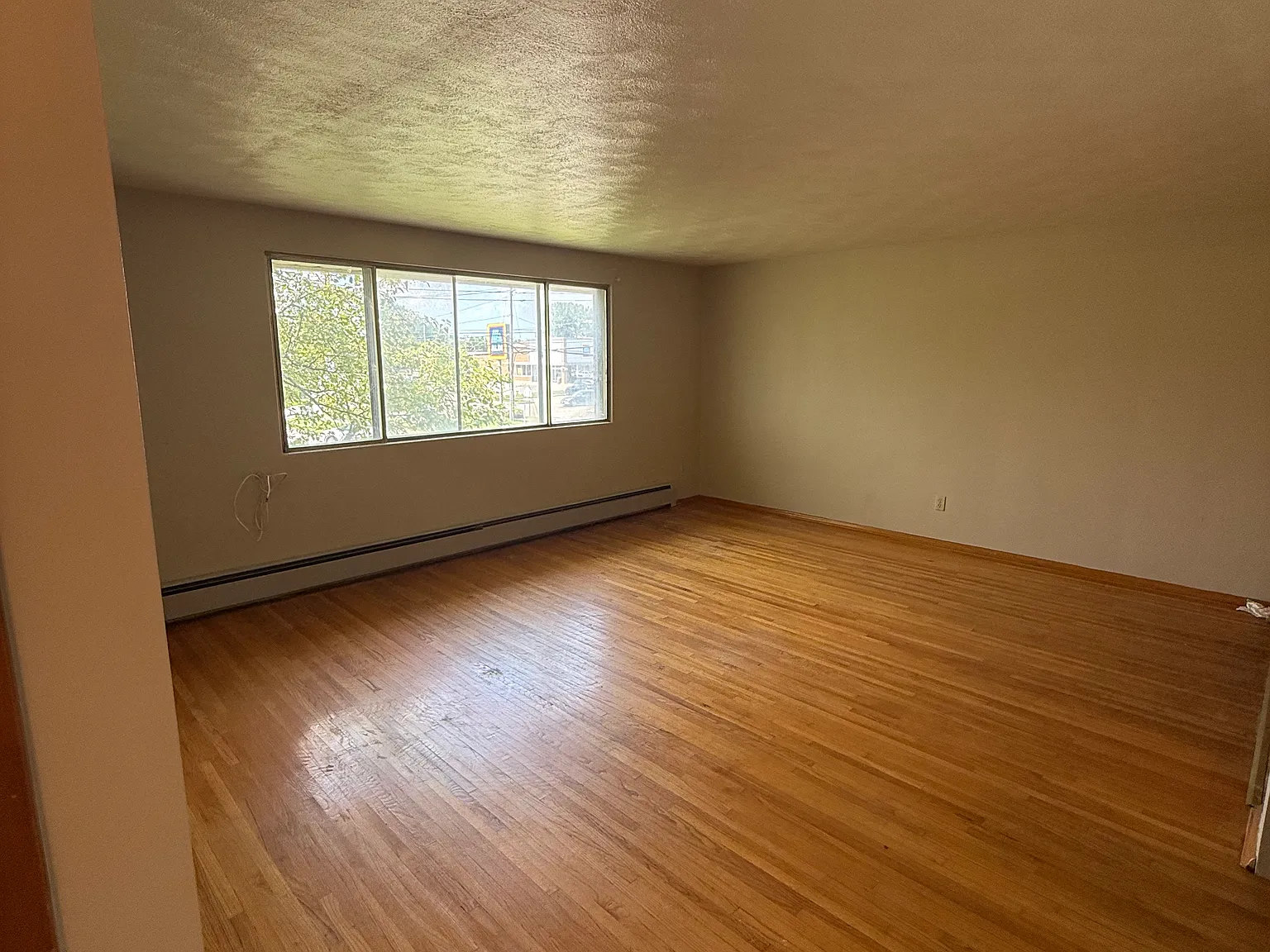 2 bed, 725 sqft, $1,200 — Photo 4