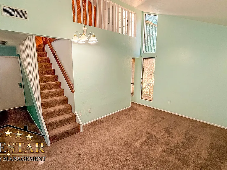 2246 Hasti Acres Dr — Photo 7