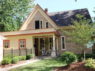 W60N614 Jefferson Ave, Cedarburg, WI 53012