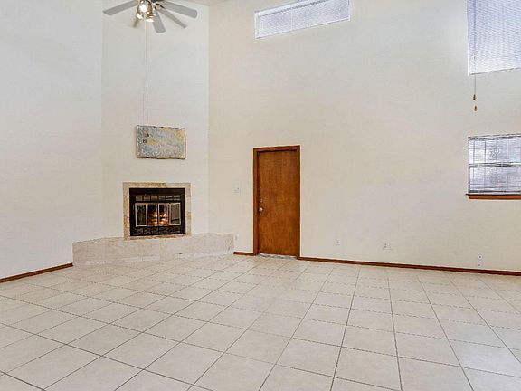 5th image of 216 Panorama Pl NE