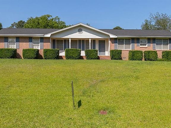 2nd image of 2737 Alamo Pl