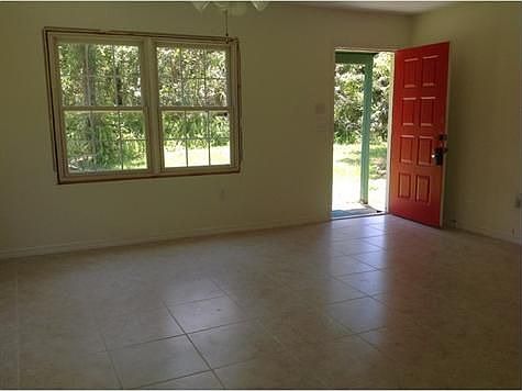 3rd image of 711 18th Ave NW