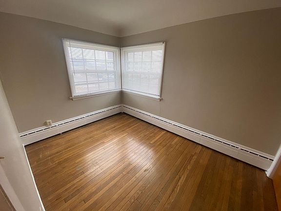 4th image of 223 W Washington Ave APT A