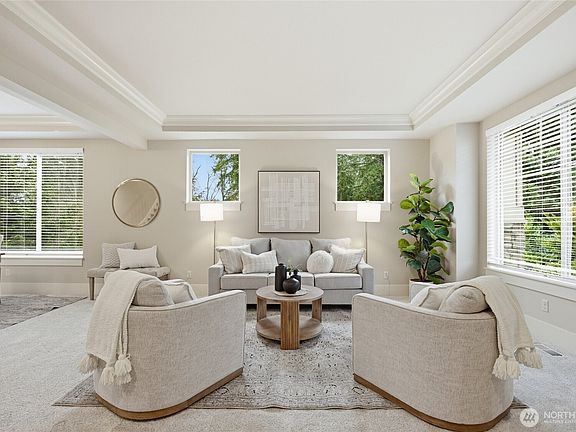 4th image of 5236 NE 11th Court