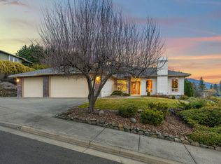 1564 Upland Pl, Medford, OR
