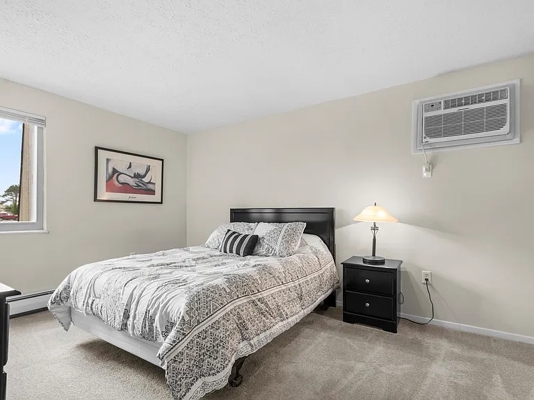 Williamsburg and Portage Pointe Apartments — Photo 21