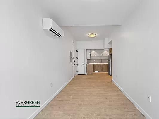 4th image of 335 Linden Blvd #4L