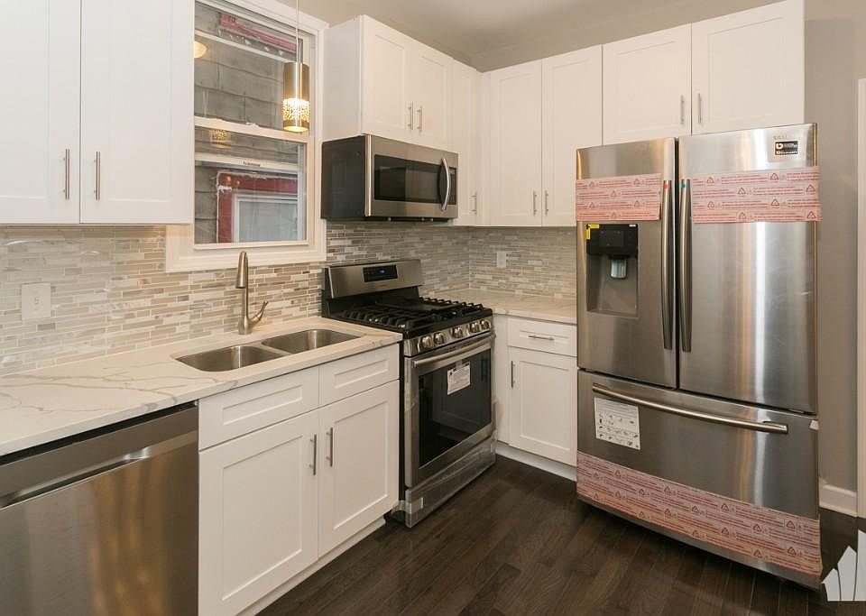 1st image of 1733 N Artesian Ave APT 1D