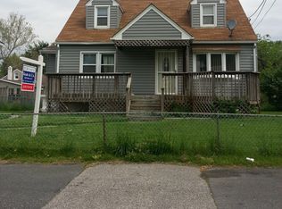 422 Holy Cross Rd, Baltimore, MD 21225