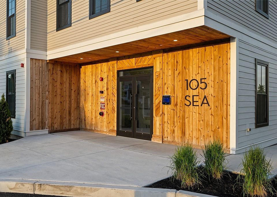 2nd image of 105 Sea St #101