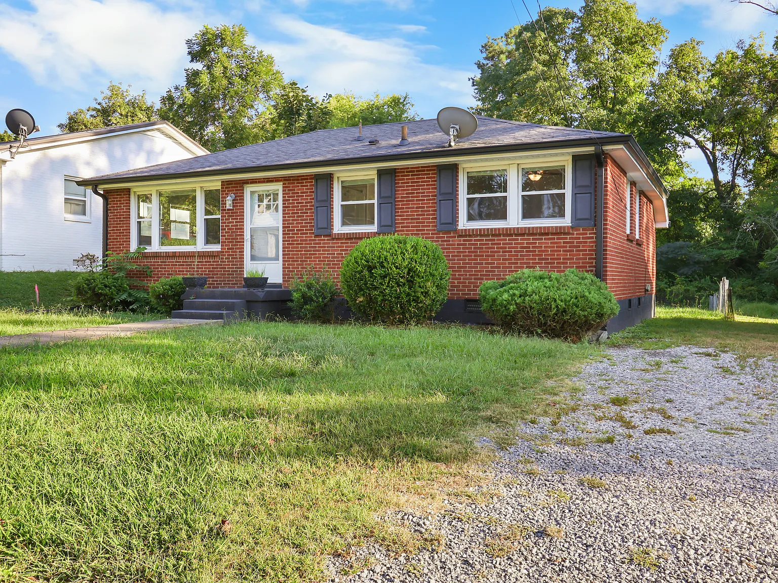 3 bed, 912 sqft, $1,275 — Photo 4