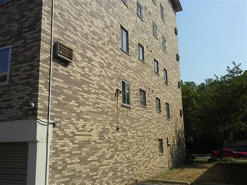 2nd image of 315 Marengo Ave APT 3B
