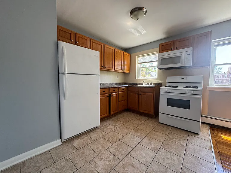 29-4D Annawan St — Photo 11