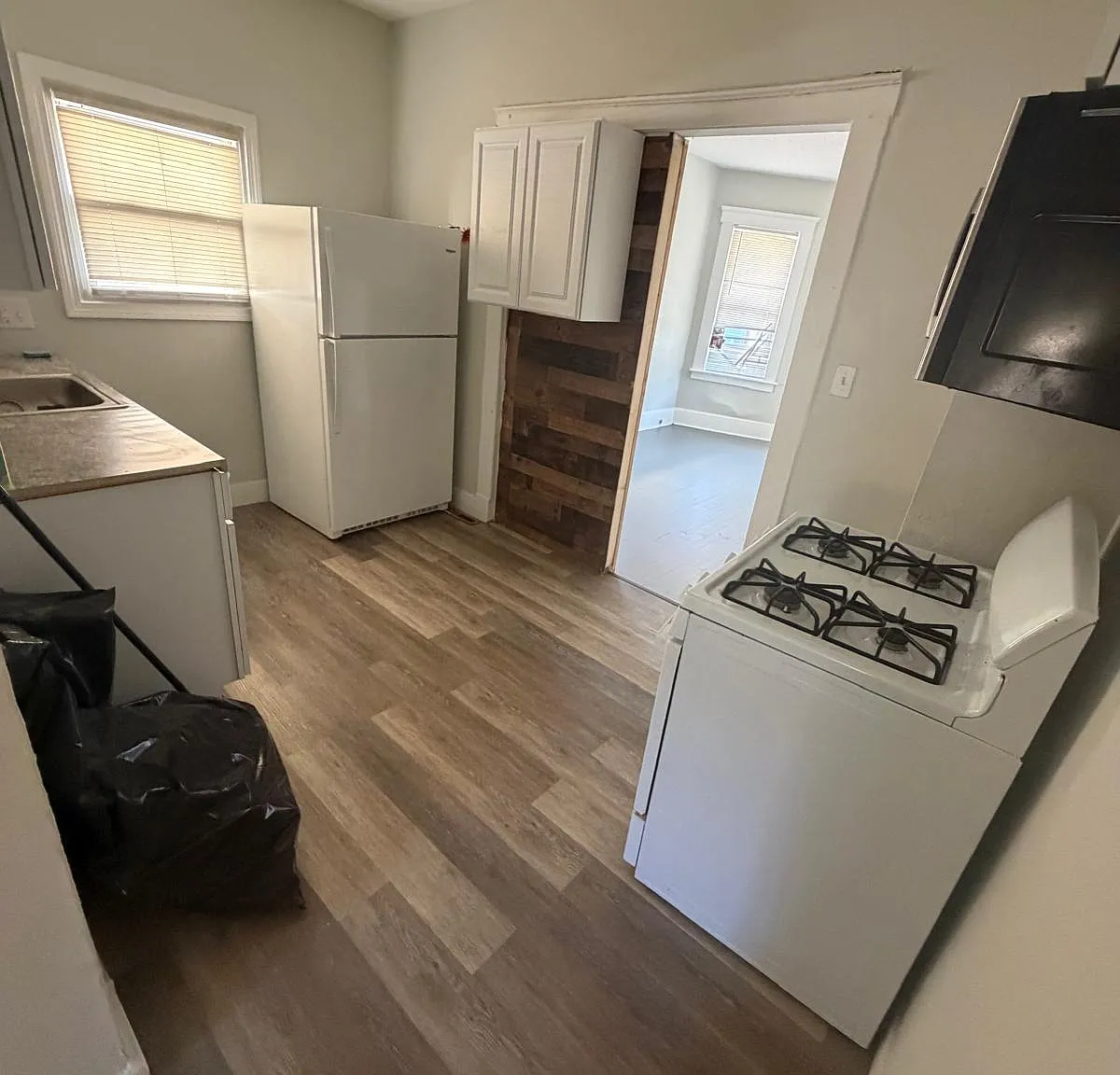 2 bed, 1100 sqft, $2,000 — Photo 3