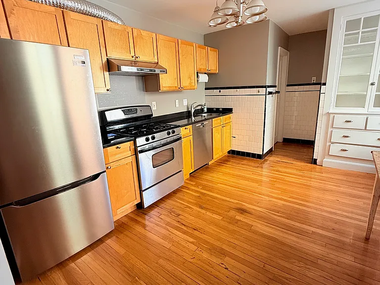 200 Central St #2 — Photo 17
