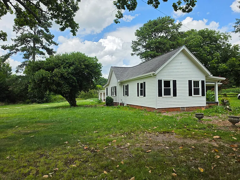 1020 Short Seagraves Rd — Photo 2