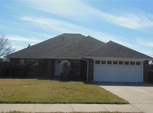 205 Canterbury St, Euless, TX 76039