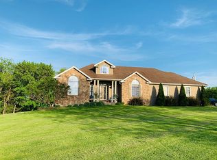 3045 Hidden Meadow Ln, Riverside, IA 52327