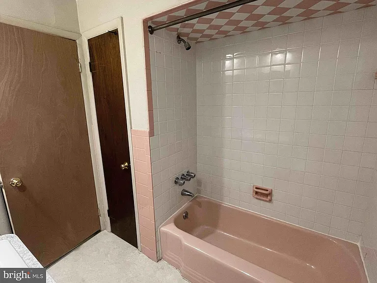 5 Commercial Dr #2 — Photo 10