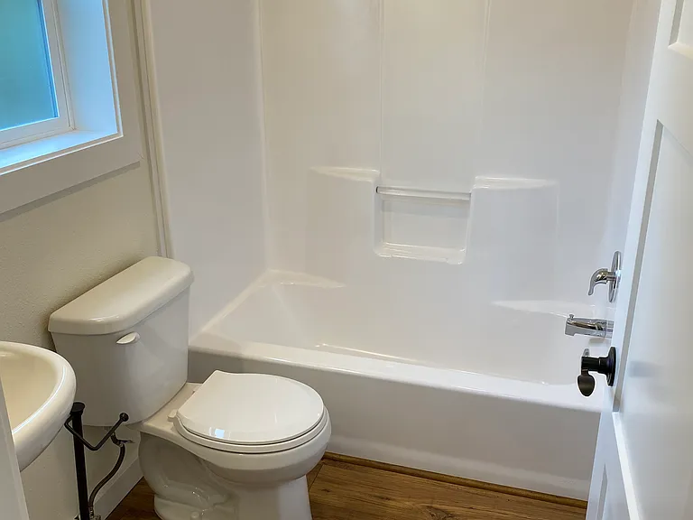18630 Albany St SW — Photo 14