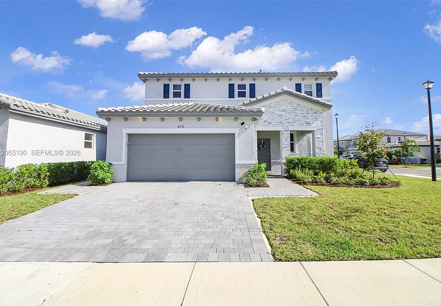 5 bed, 3033 sqft, $5,000 — Photo 1