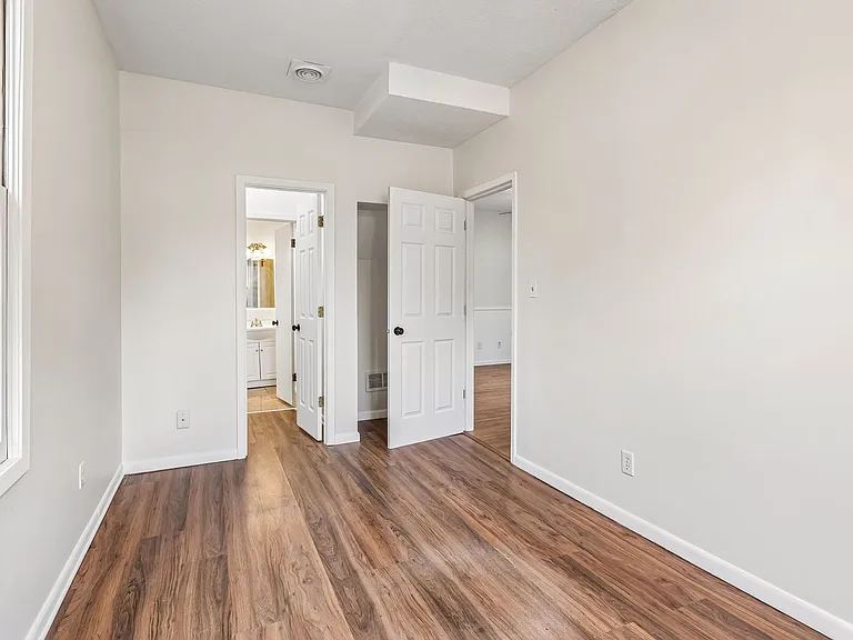 535 N Pebble St — Photo 18