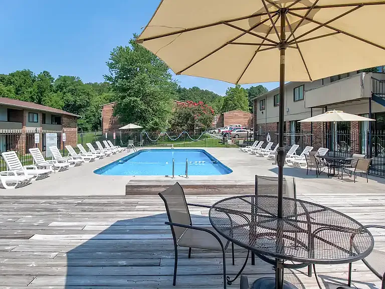 Sunset Rill Apartments — Photo 4