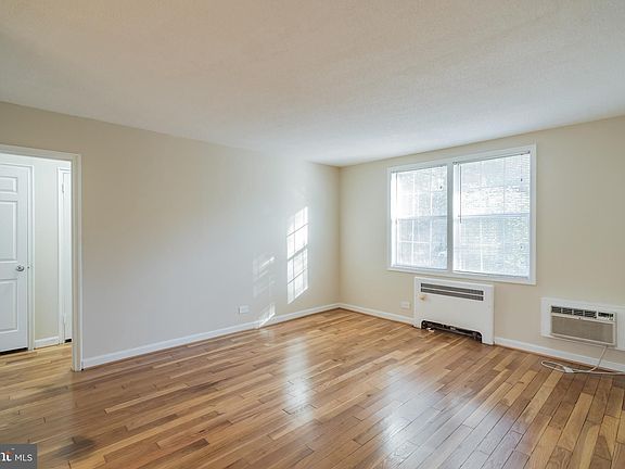 4th image of 214 N George Mason Dr APT 4