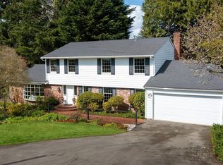 9018 NE 38th Pl, Bellevue, WA 98004