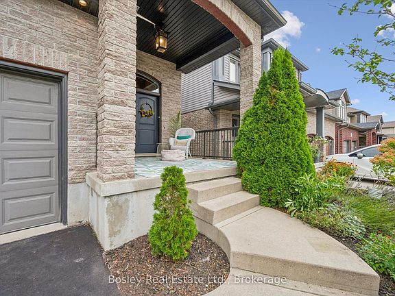 3rd image of 94 Maplecrest Dr