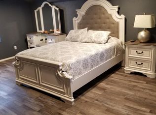 424 Racine St #B, Menasha, WI 54952