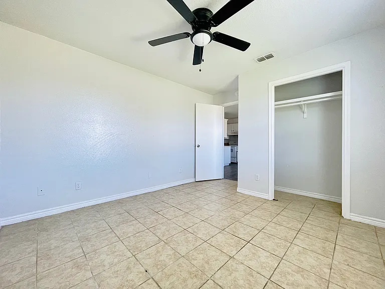 3304 Palm Leaf Cir #2 — Photo 11