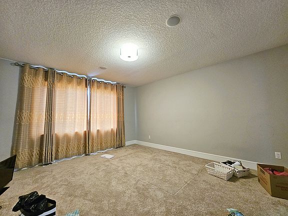 5th image of 546 Albany Way NW