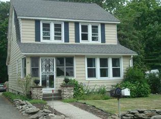 10 5th Ave, Williamsville, NY 14221