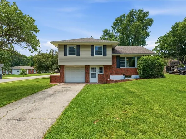 7514 N Virginia Ave, Gladstone, MO 64118