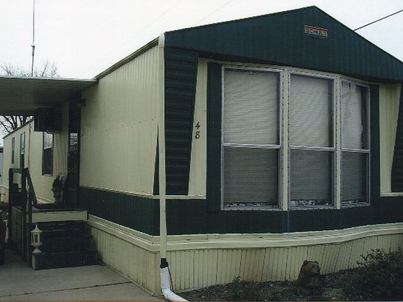 Kitchen front - windows