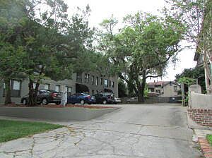 2nd image of 2545 Oak St APT 1
