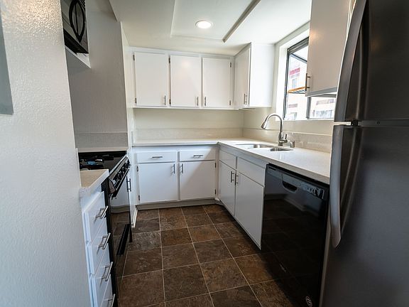 5th image of 5307 Colodny Dr #14