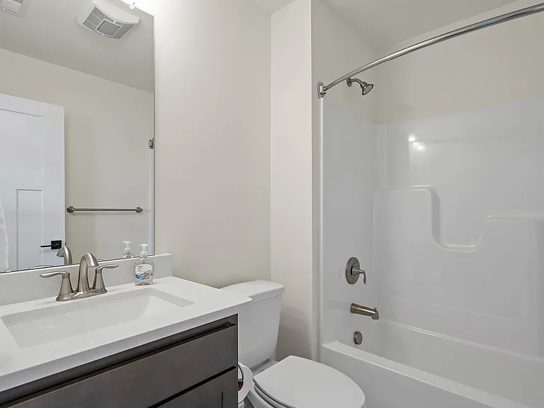 upstairs hall way full bath