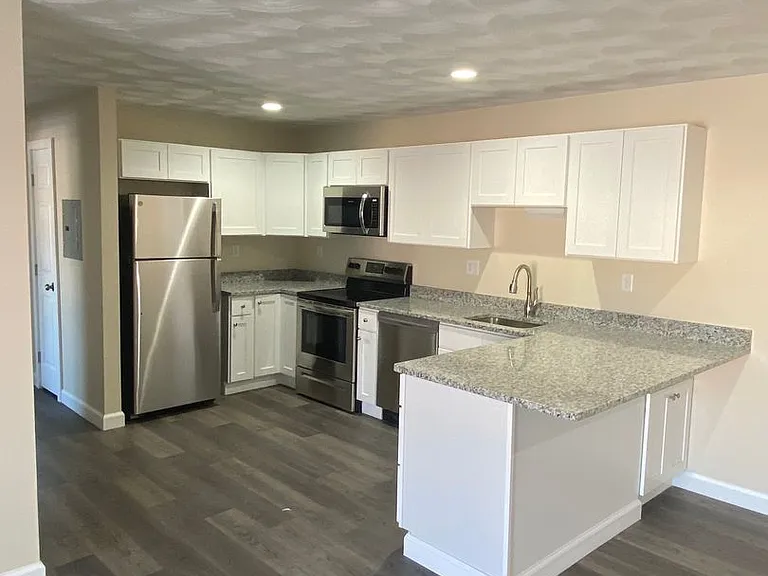 150 Stamford Ave — Photo 18
