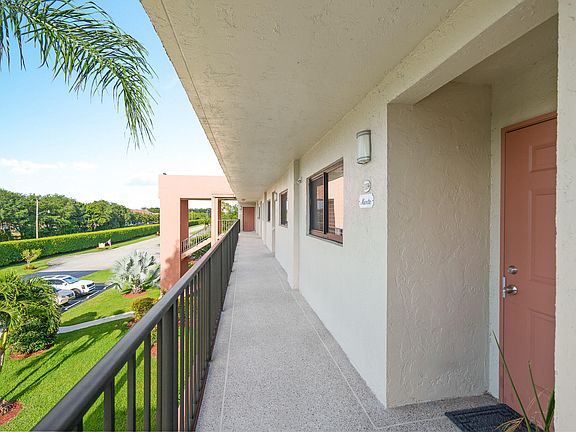 4th image of 5598 Witney Drive #304
