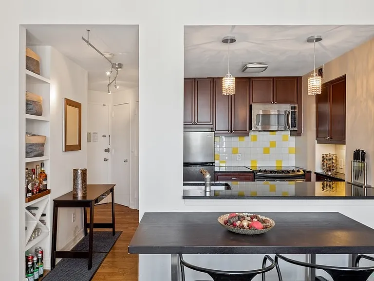 145 E 48th St #35A — Photo 3