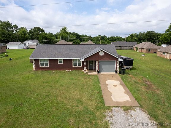 2nd image of 609 W Smiser Rd