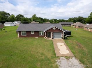 609 W Smiser Rd, Calera, OK 74730
