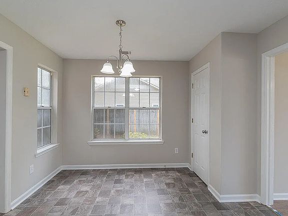 5th image of 535 Old Walnut Br