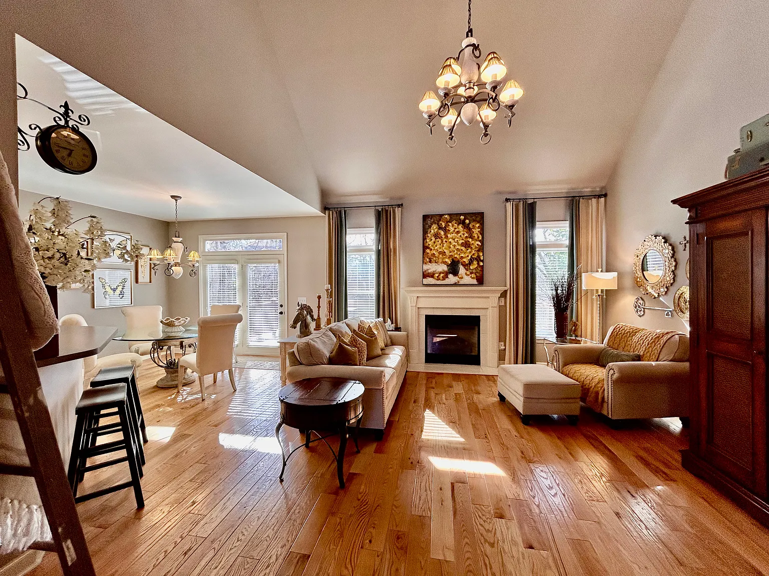 517 Rivercrest Cv — Photo 4