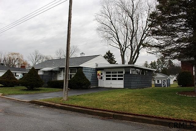 2nd image of 7 Johnathan Ln