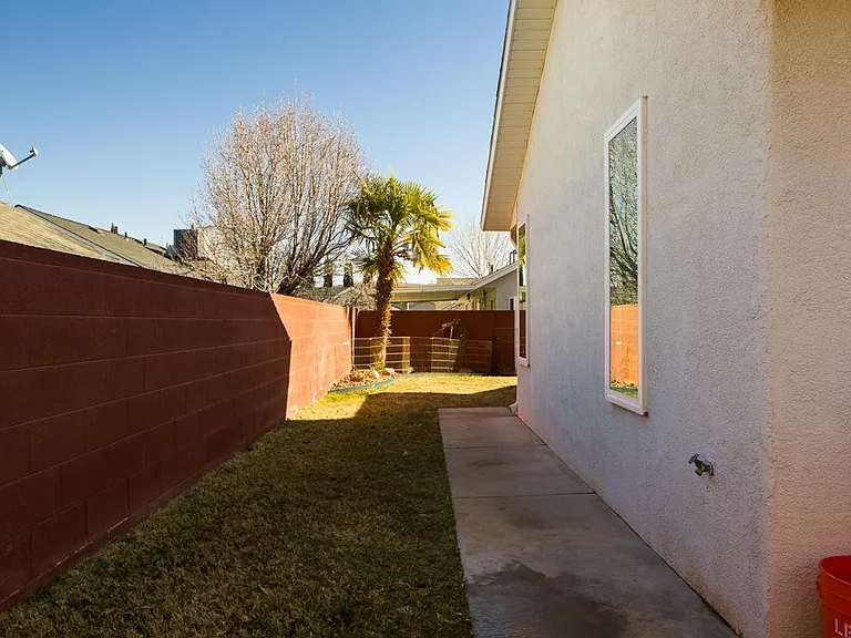 1040 N 1300 W #30 — Photo 19