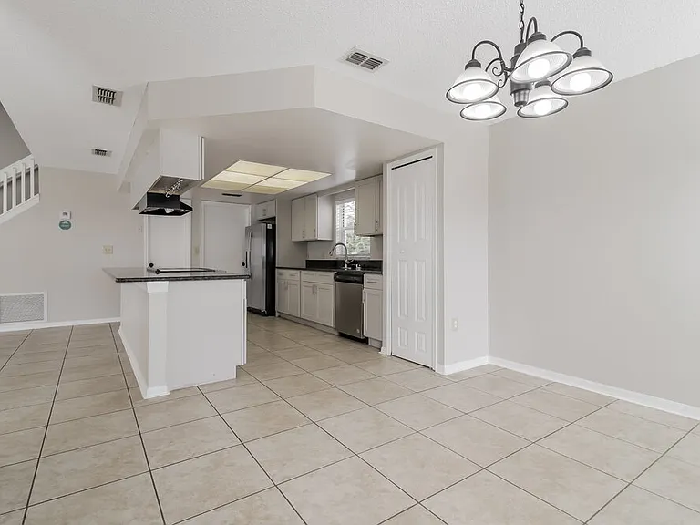 11904 Atlin Dr — Photo 7